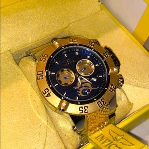 Men’s Gold Invicta watch